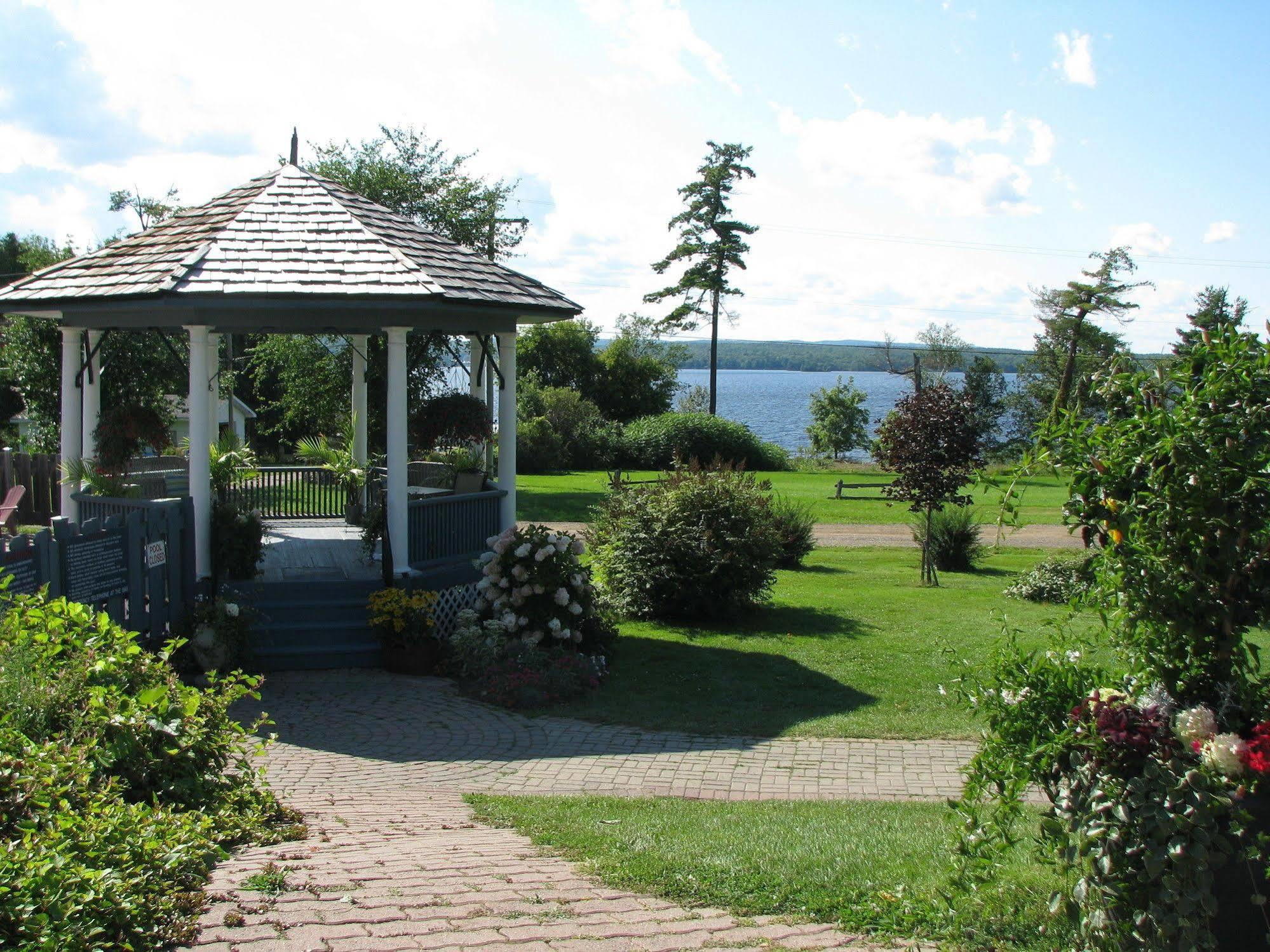 Highlands Four Season Resort Calabogie Eksteriør bilde