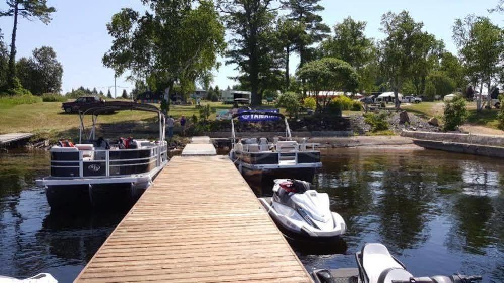 Highlands Four Season Resort Calabogie Eksteriør bilde